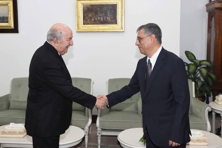Audiences Présidentielles / Le Président de la République reçoit l’ambassadeur du Chili