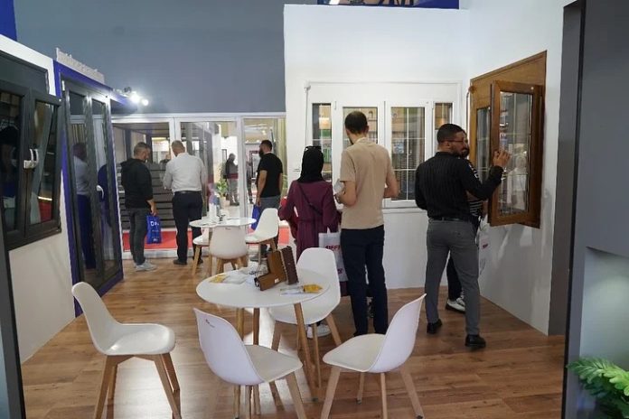 Ouverture hier du 7e Salon international des façades, fenêtres et portes / Une centaine d’exposants présentent innovations et solutions aux Pins Maritimes   
