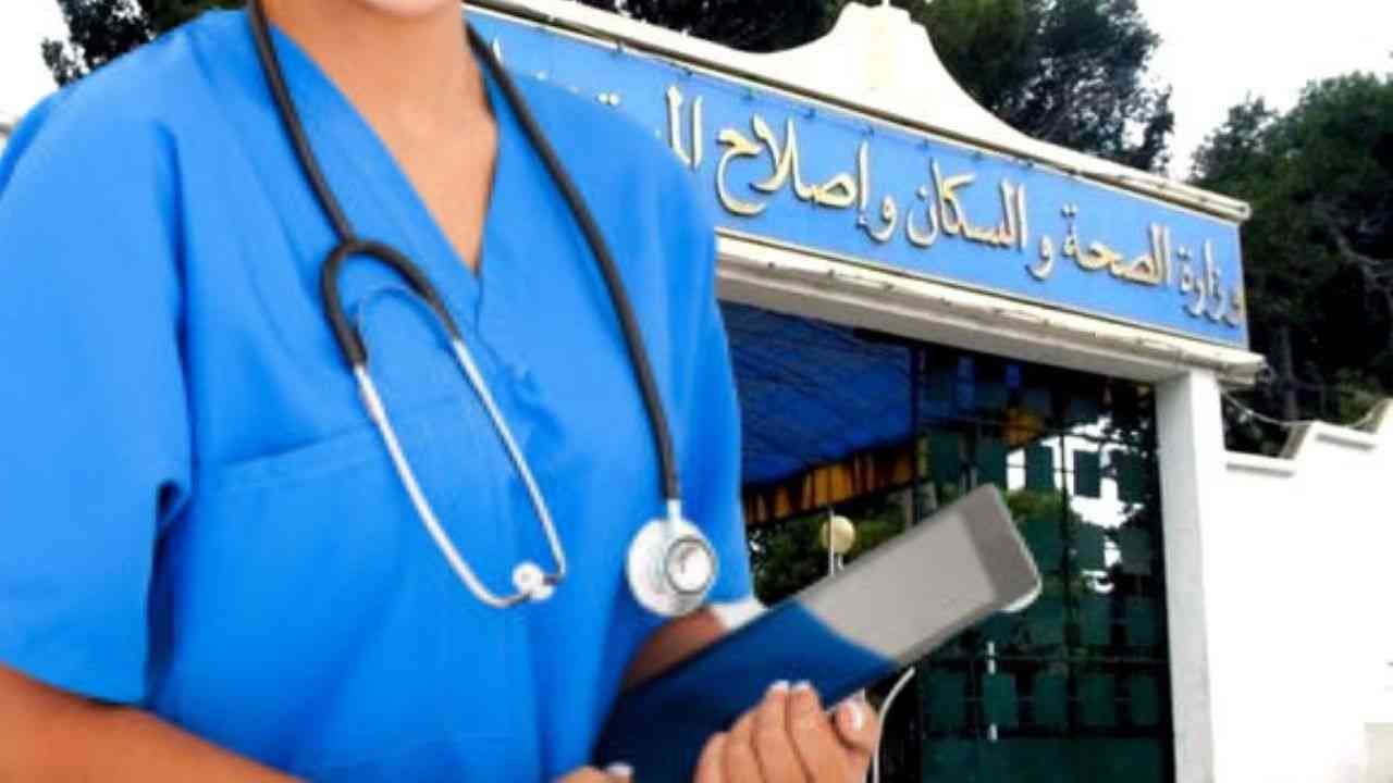 Une stratégie nationale pour renforcer les effectifs de santé / Plus de 266 000 candidats au concours de formation des aides-soignants