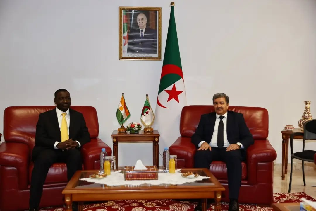 Communication/ Bouamama examine avec son homologue nigérien les moyens de renforcer la coopération médiatique