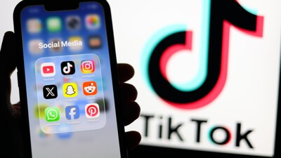 Protection des enfants contre les réseaux sociaux / De plus en plus de pays imposent des restrictions