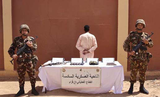 Ministère de la Défense Nationale/Reddition d’un terroriste à In Guezzam et arrestation de 9 éléments de soutien aux groupes terroristes en une semaine