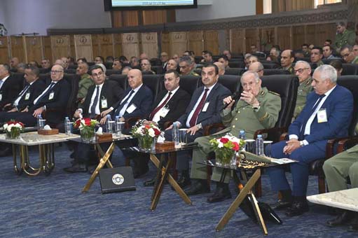 Le Général d’Armée Saïd Chanegriha préside un séminaire sur le thème :  /   La  protection des installations vitales du pays face aux nouvelles menaces