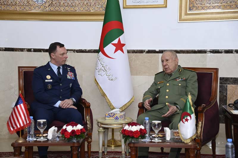 Ministère de la Défense Nationale/Le Général d’Armée Saïd Chanegriha reçoit le Commandant d’Africom