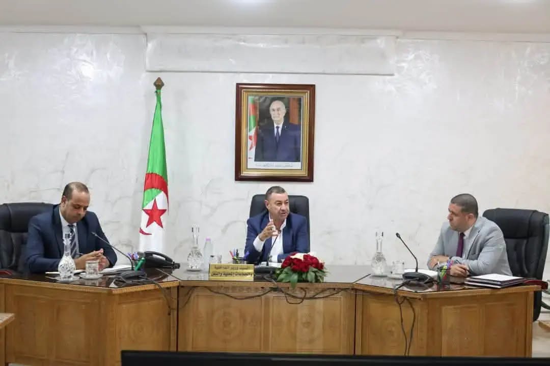 Ministère de l’Intérieur/Sayoud préside une séance de travail consacrée à l’évaluation de la numérisation du secteur