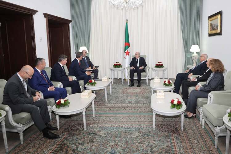 Algérie – Slovaquie / Le président de la République reçoit le ministre des Affaires étrangères et européennes de la République slovaque